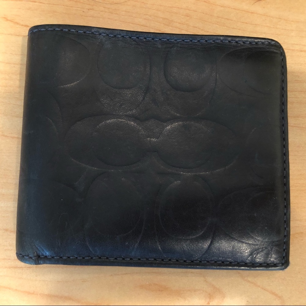 Classic Coach men’s wallet in navy blue